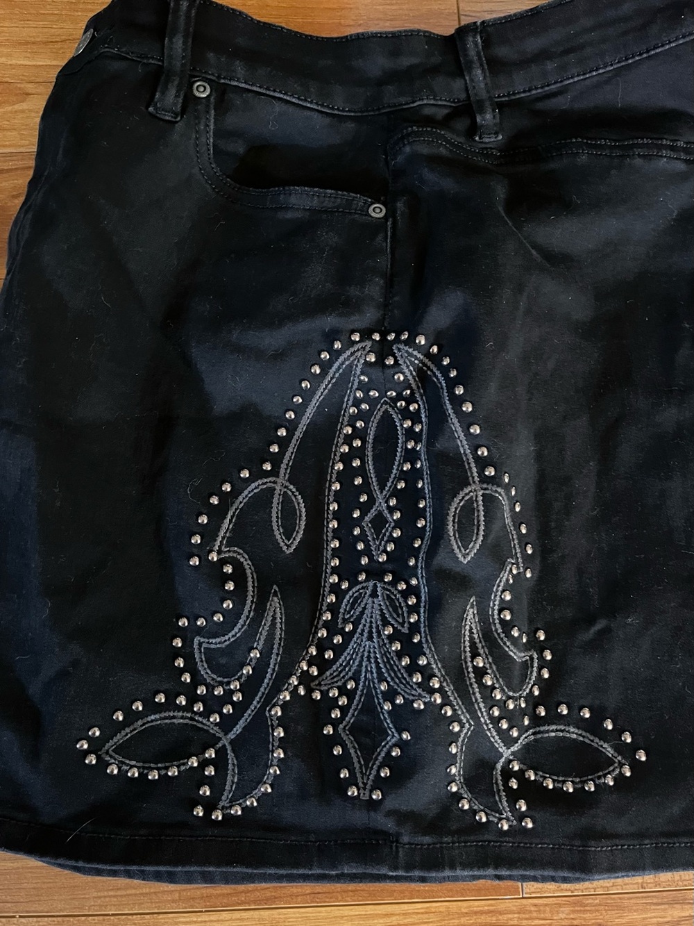 Idyllwind Burbank Embroidered Studded Black Denim Skirt 10 - Picture 9 of 16